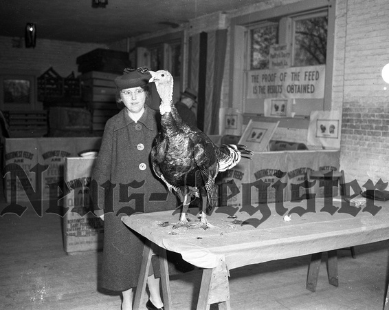 1940 Pacific Coast Turkey Show Scenes-1