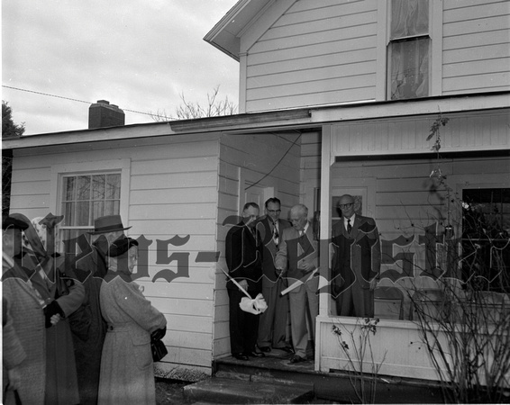 1953-1 Welfare Aid Center opens 2.jpeg