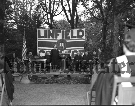 1944-5 Linfield Graduation Exercises  6.jpeg