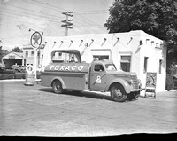 1939 Texaco station & truck