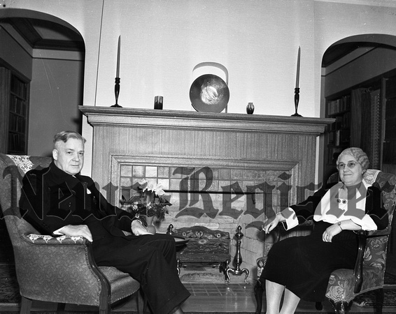 1939-3-16 Dr & Mrs Wiliam Grahm Everson; Linfield President's Home-2