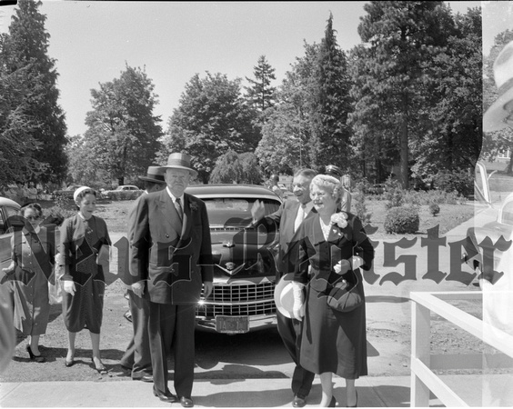 1955-7-10 Hoover Visits Newberg.jpg