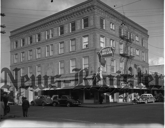 1938-1949 Hotel Oregon  18.jpeg