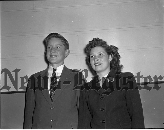 1946-5-30 Carlton Spring Festival (Grade School) Queen Norma Archibald and attendant Leroy Sexton.jpeg