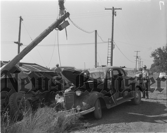 1951-7-28 Accident VKV Truck 4.jpeg