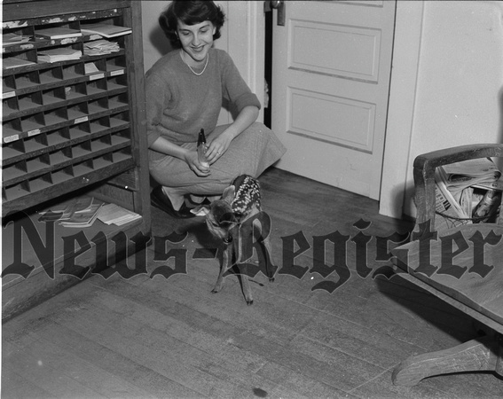 1949-6 DeLashmutt, Earlene and fawn 1.jpeg
