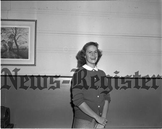 1945-11-21 Meredith Nichols V-Queen candidate.jpeg