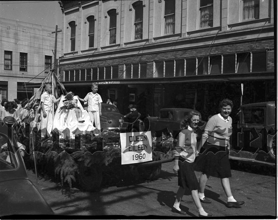 1945-5-4-5 Linfield May Day not used 6.jpeg