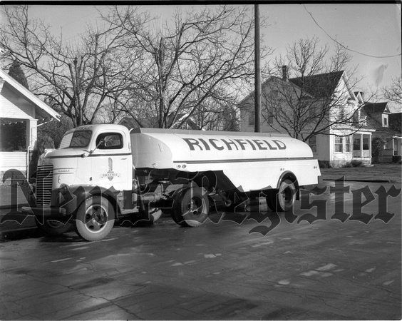 1947 Richfield Oil 1.jpeg