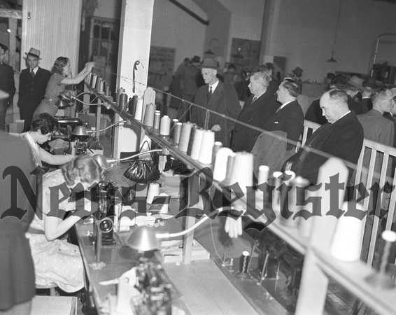1940-3 Wells Lamont Smith GLove Co; Chamber visit-3