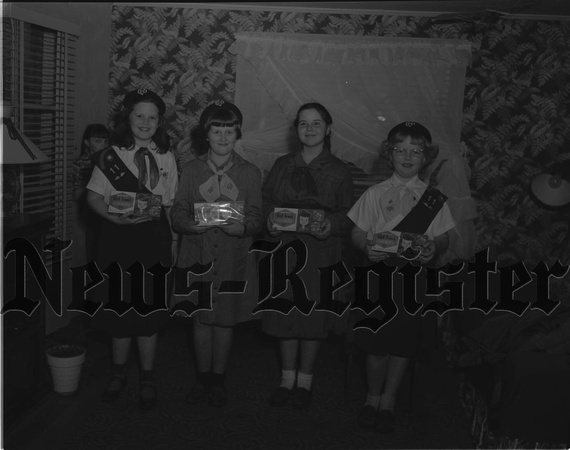 1955-3-12 Girl Scouts cookie sale.jpeg