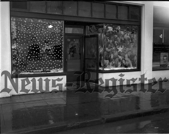 1947-12 Holiday Store Window displays 1.jpeg