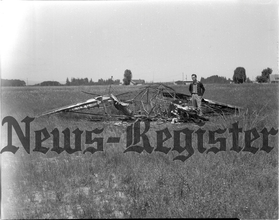 1947-6-20 Airplane crash 2.jpeg