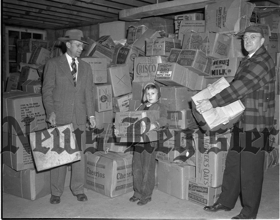1946 clothing drive, Geo, Muhle, R.A. McCourry and son, Bill Kight, Ash dickinson and____.jpeg