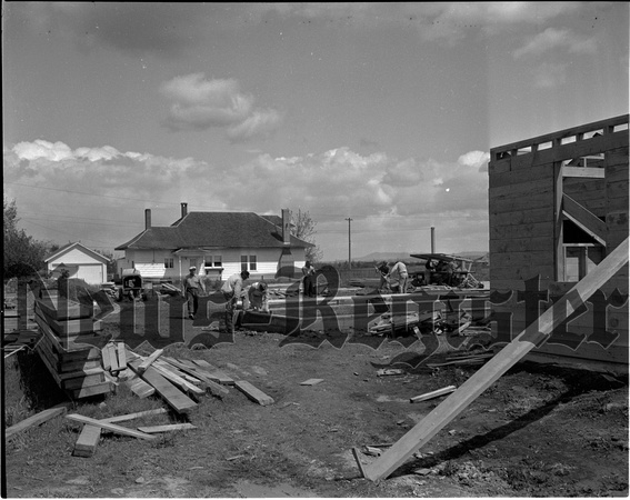 1946-5 Linfield Vet Housing Construction 2.jpeg