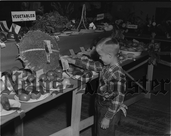 1949-9 Men's Fall garden Show 2.jpeg