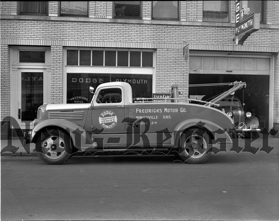 1948 Fredericks Motor Co Wrecker.jpeg