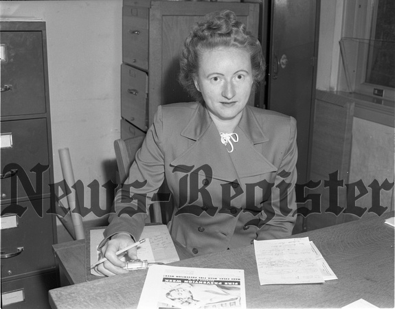 1949-8-11 Hartman, Miss alma I--New county extension agent.jpeg