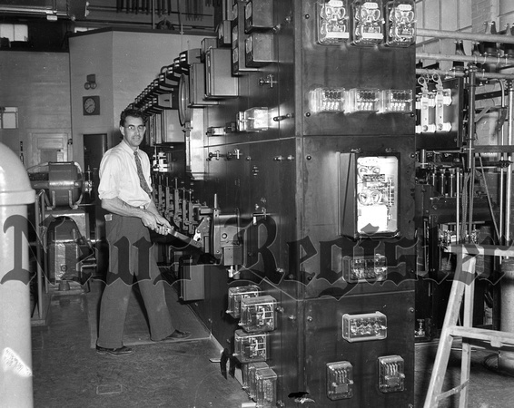 1940-8 Water & Light; Bonneville Substation work begins-2
