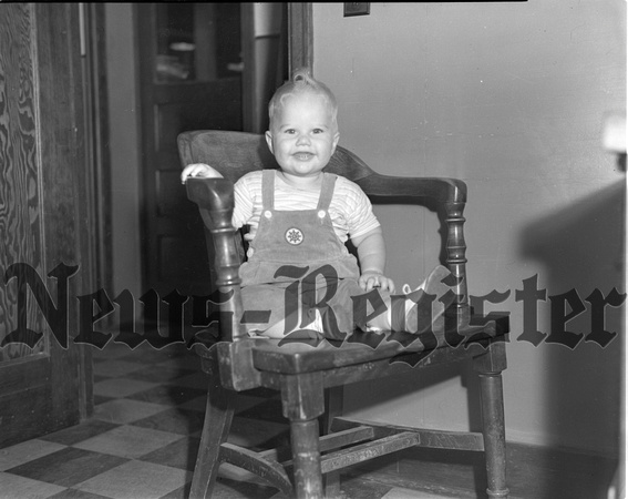 1945-11-1 Greetings Daddy! David Myers, son of Mr. & Mrs. O.J. Myers of Sheridan.jpeg