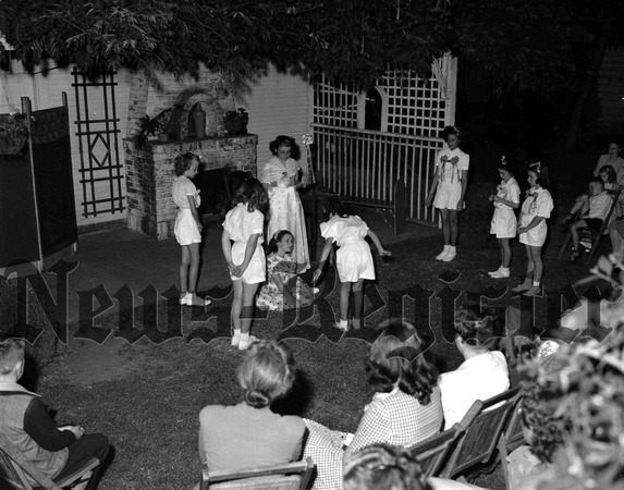 1945-8-2 Chalfant, Miss May garden recital 1.jpeg