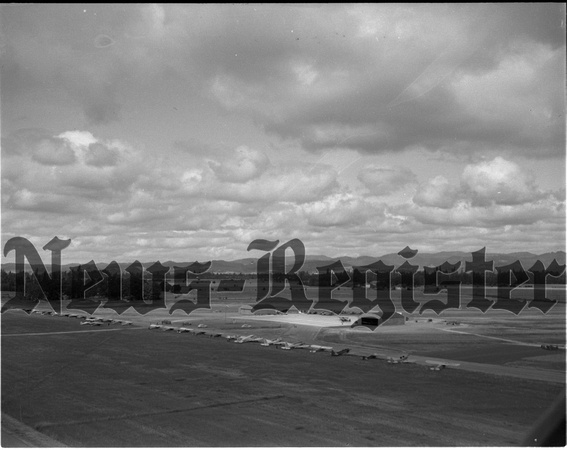 1946-7-7 Sportsmen pilots visit airport.jpeg