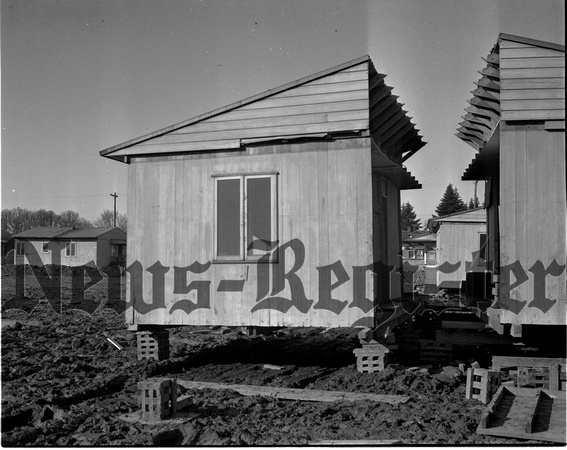 1946-5 Linfield Vet Housing Construction 6.jpeg