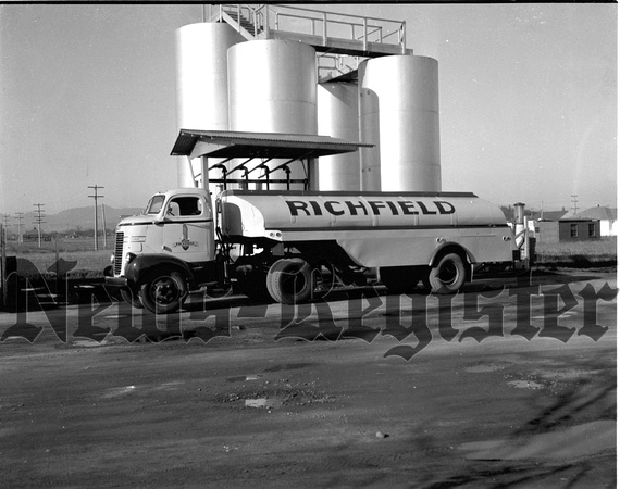 1947 Richfield Oil 4.jpeg