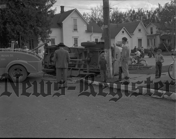1948-5 Accident- Print truck 1.jpeg
