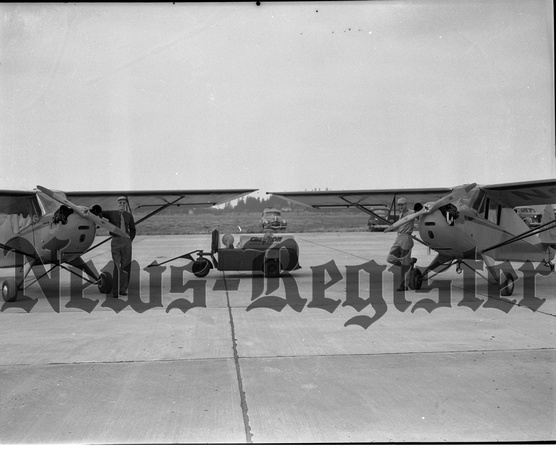 1945-8-23 Airport Flight School operators and Planes 6.jpeg