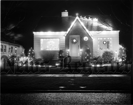 1950-12-28 Christmas lighting contest winners 3.jpeg