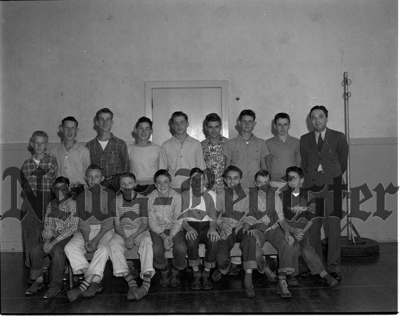1946-2 or 3 Mac-hi sports 1945-1946 Basketball Squad 2.jpeg