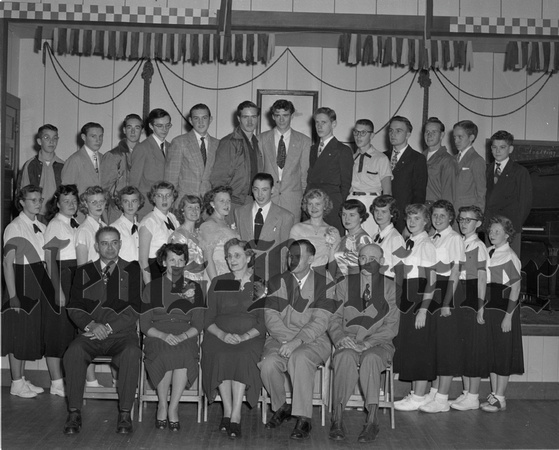 1951-11-1 Junior Eagles formal picture.jpeg