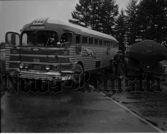 1950-11-23 Accident-Greyhound & tanker near Lafayette 2.jpeg