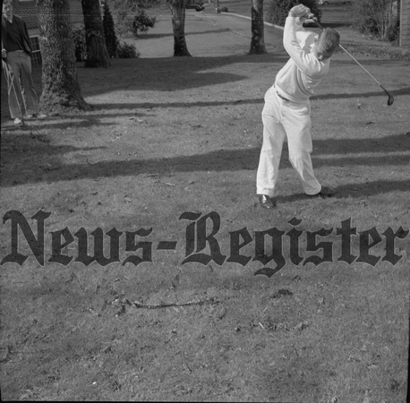 1955-4-1 Linfield Golf Team 4.jpeg