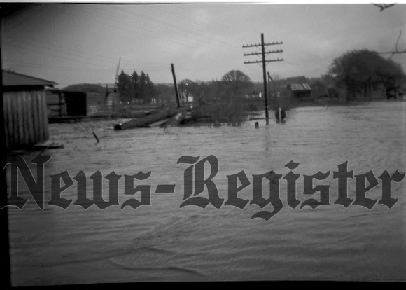 1949-2 Yamhill flood near sawmill 3.jpeg