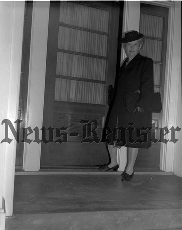 1945-11-8 Mrs. George Miller and Mrs. Ada Milne- Yamhill 2.jpeg