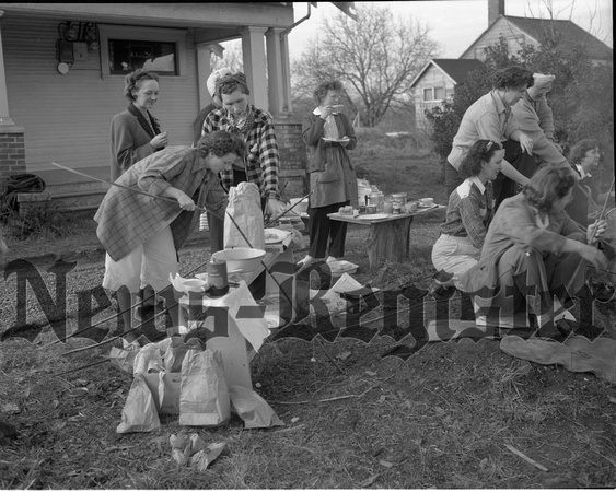 1949-3 Girl Scout Leader Cookout.jpeg