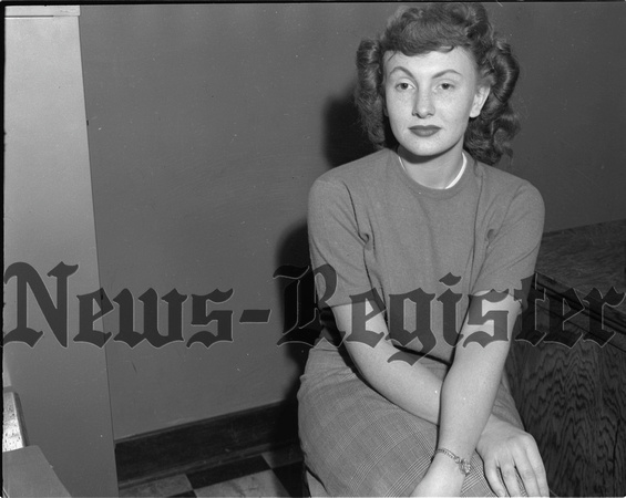 1949-5-5 Michaelsohn, Lavilla (Miss McMinnville Candidate.jpeg