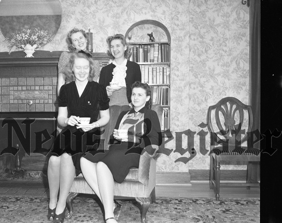 1940-3-21 Miss Ruth Pfouts announces wedding date-2