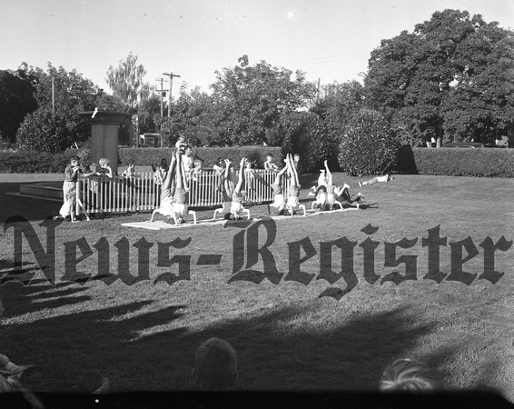 1940-8 Play Day-1