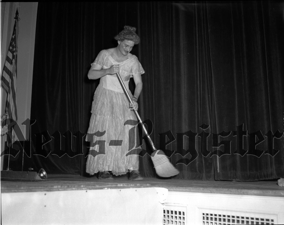1948 Miss McMinnville Contst 3.jpeg