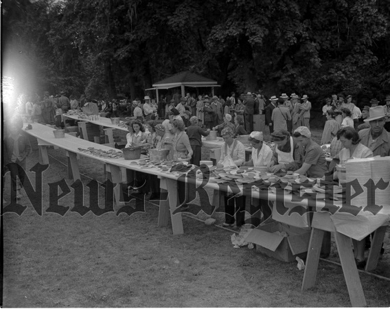 1944-8-23 Alderman Farm picnic used in 8-31 TR  19.jpeg