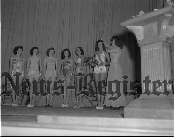 1949-6-17 Miss McMinnville Contest.jpeg
