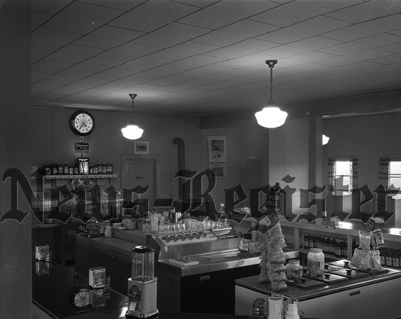 1940-4 east side tavern-1