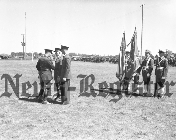 1937-6-10 Clevenger & Mekkers give medals to heroes-6