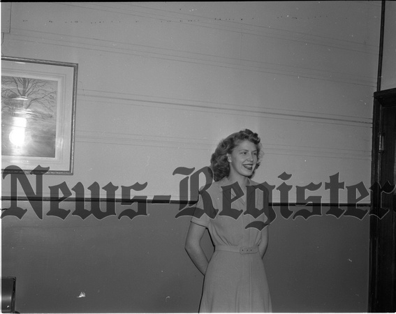 1945-11-29 Johniebelle Haenny, Willamina V-Queen candidate 2.jpeg