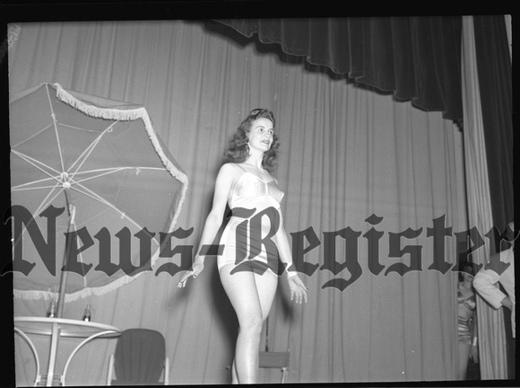 1948-6 Miss McMinnville 4.jpeg
