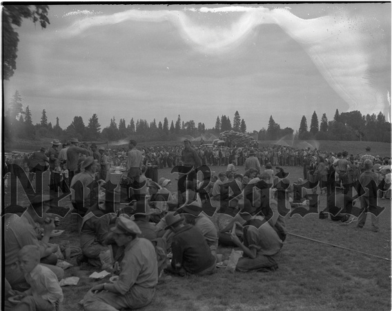 1944-8-23 Alderman Farm picnic used in 8-31 TR  8.jpeg
