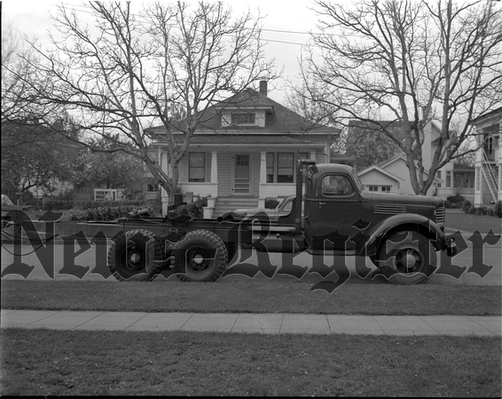 1944-6 Courtemanche Chain Drive Log Truck 3.jpeg